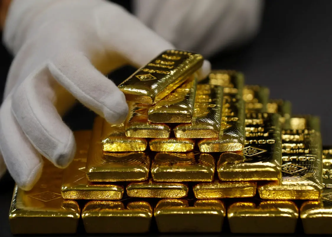 Gold Folds Strength to Break towards the $1,900 Level
